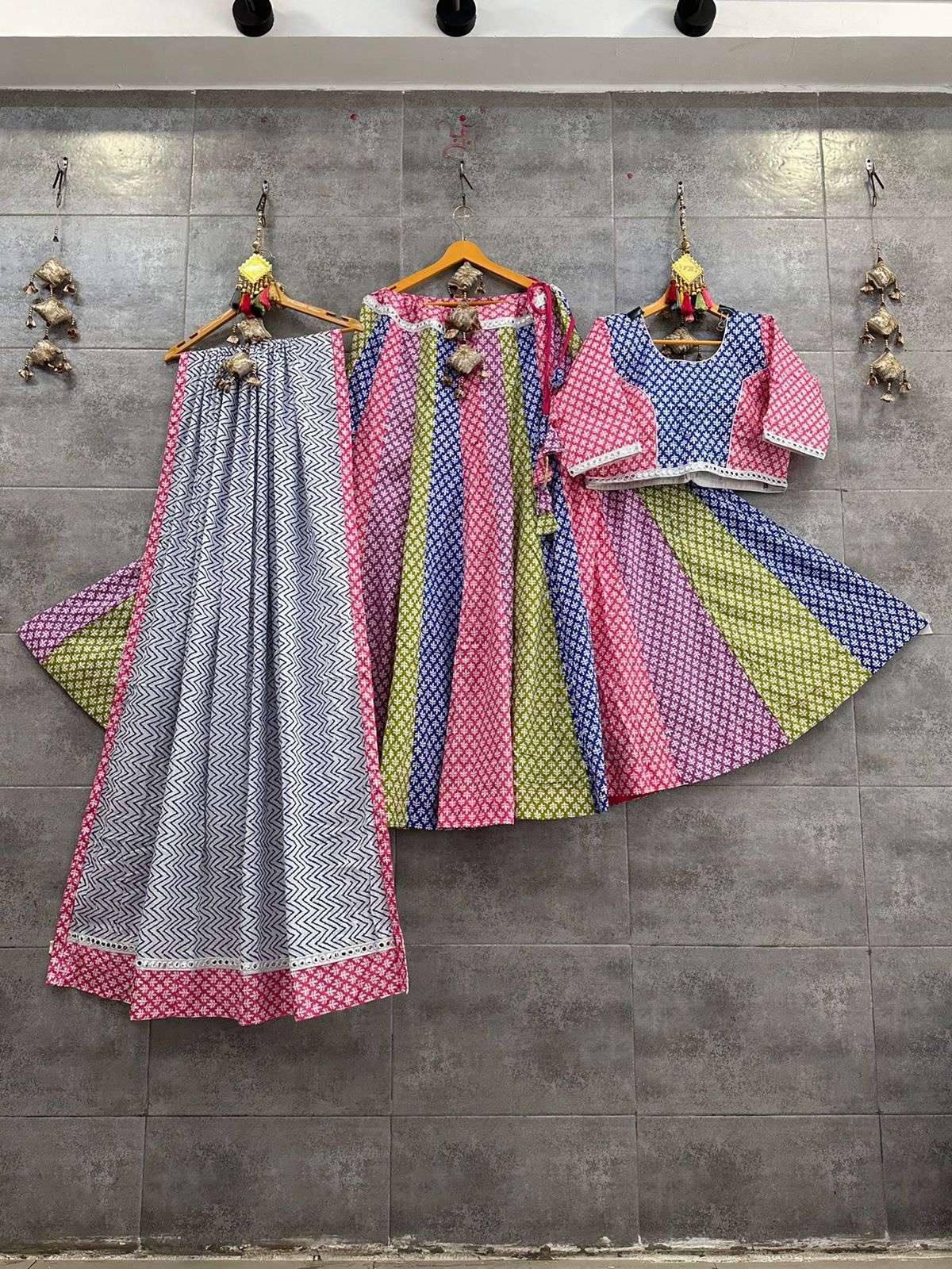 Camric Cotton chaniya choli with fancy duptta Catalogue Ice cream kali 42 waist 42 length 6 to 7 mtr flair 2.5 mtr dupatta Navratri chainya choli collection  