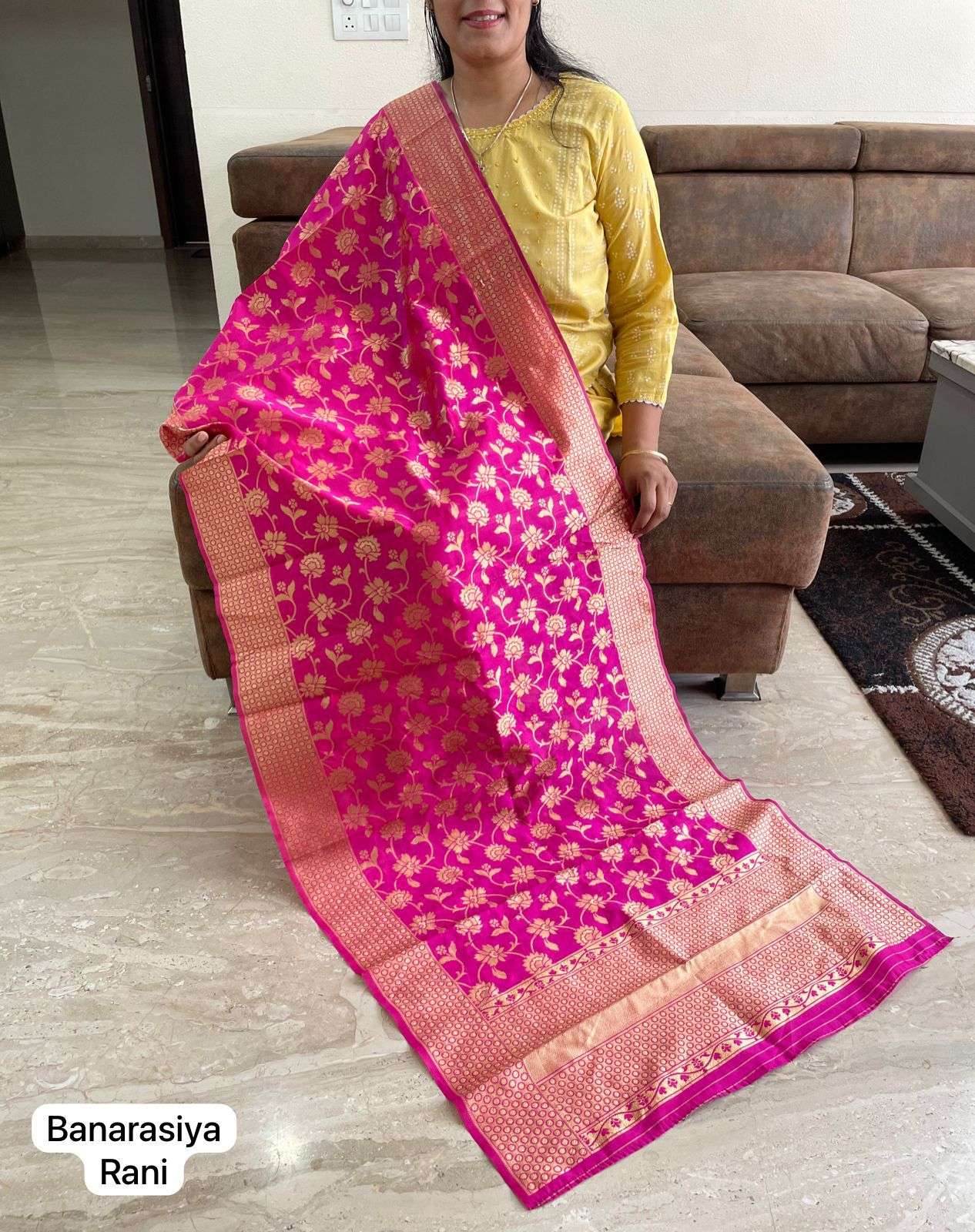 duppta banarasiya dupatta can be worn with any traditional attire fabric banarasi jequard width 25 duppta only duppta 