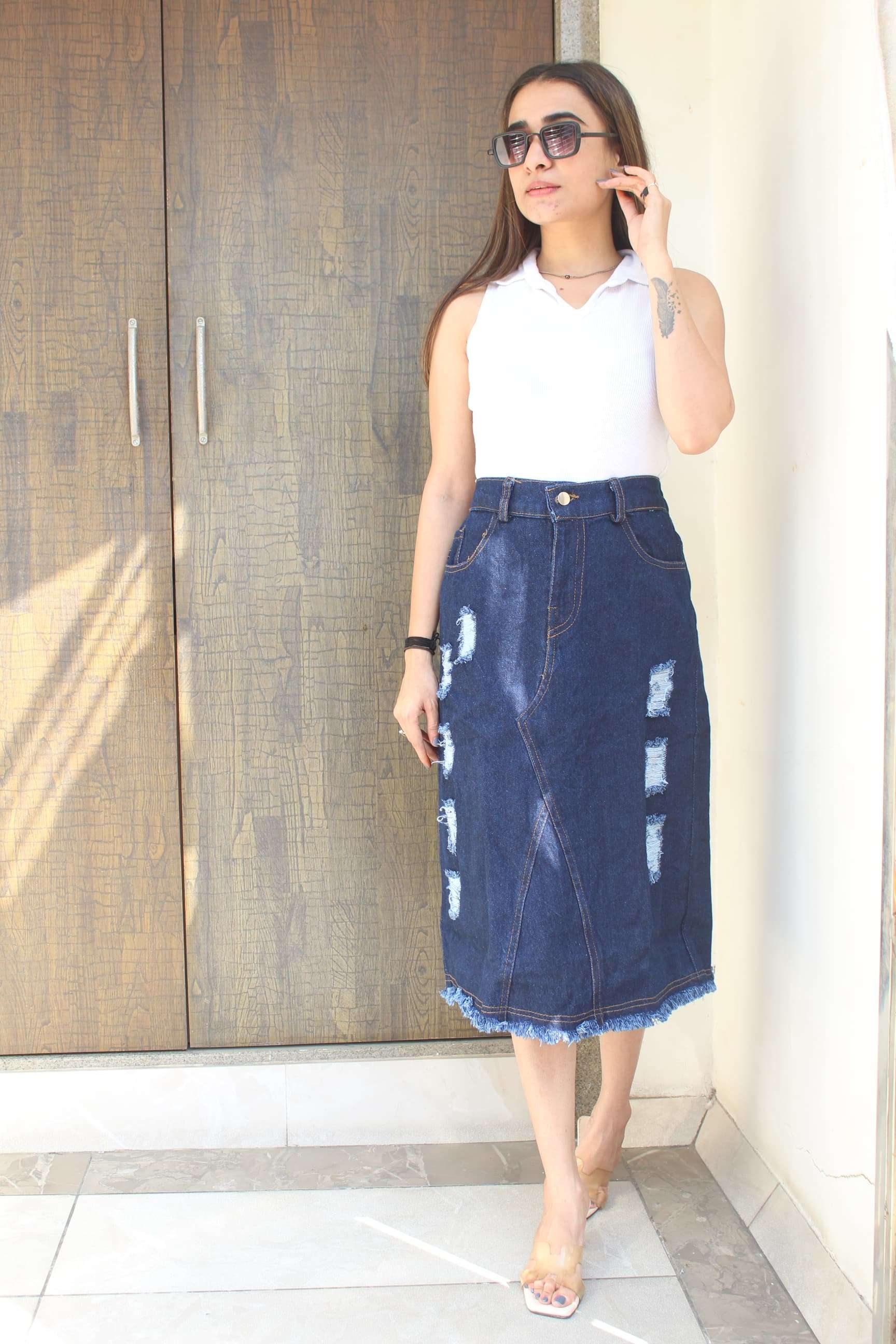 wellcome to the  denim  bottom hub bottom wear funky long skirts pattern  funky skirts fabric denim colours 3 light blue dark blue black size 28 to 34