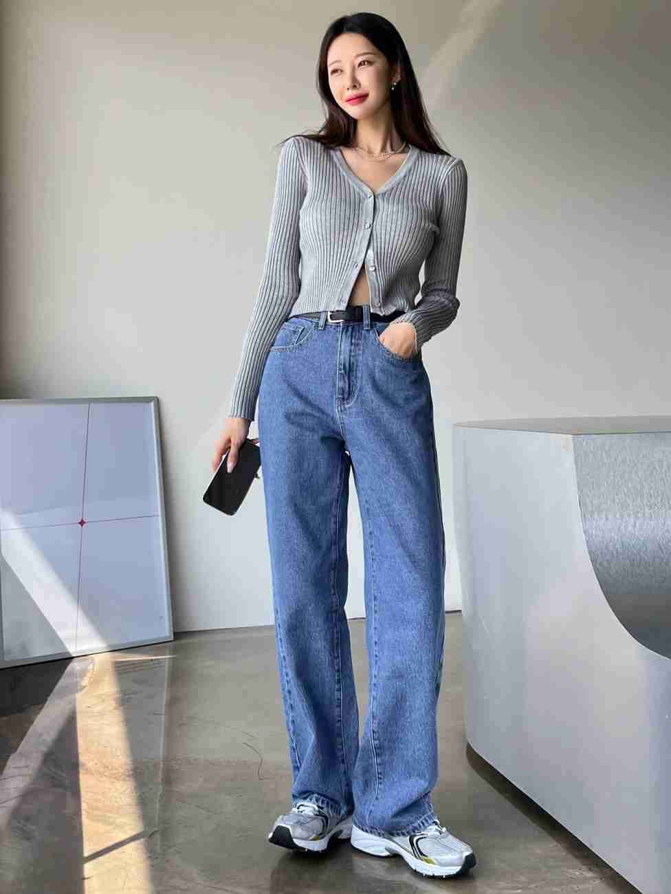 wellcome to the  denim  bottom hub bottom wear womans wide leg jeans pattern wide leg jeans fabric denim non strechable colours 1 stone blue size 36 to 40