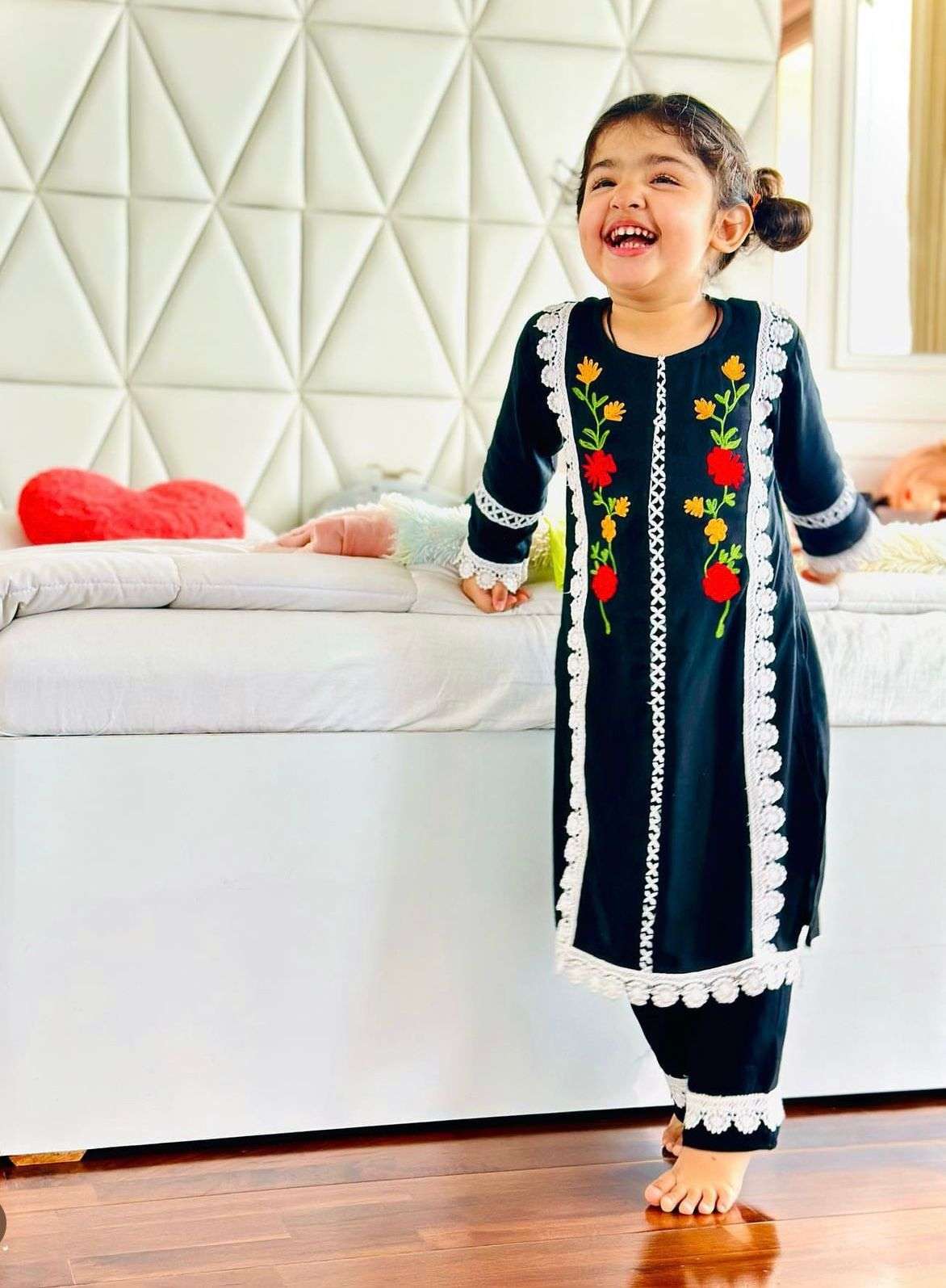 kids girls wear suit embroidery work top with bottom full sttiched ready to wear code oc 136 fabrice heavy fox georgette with embroidery work with heavy less border with back side zip