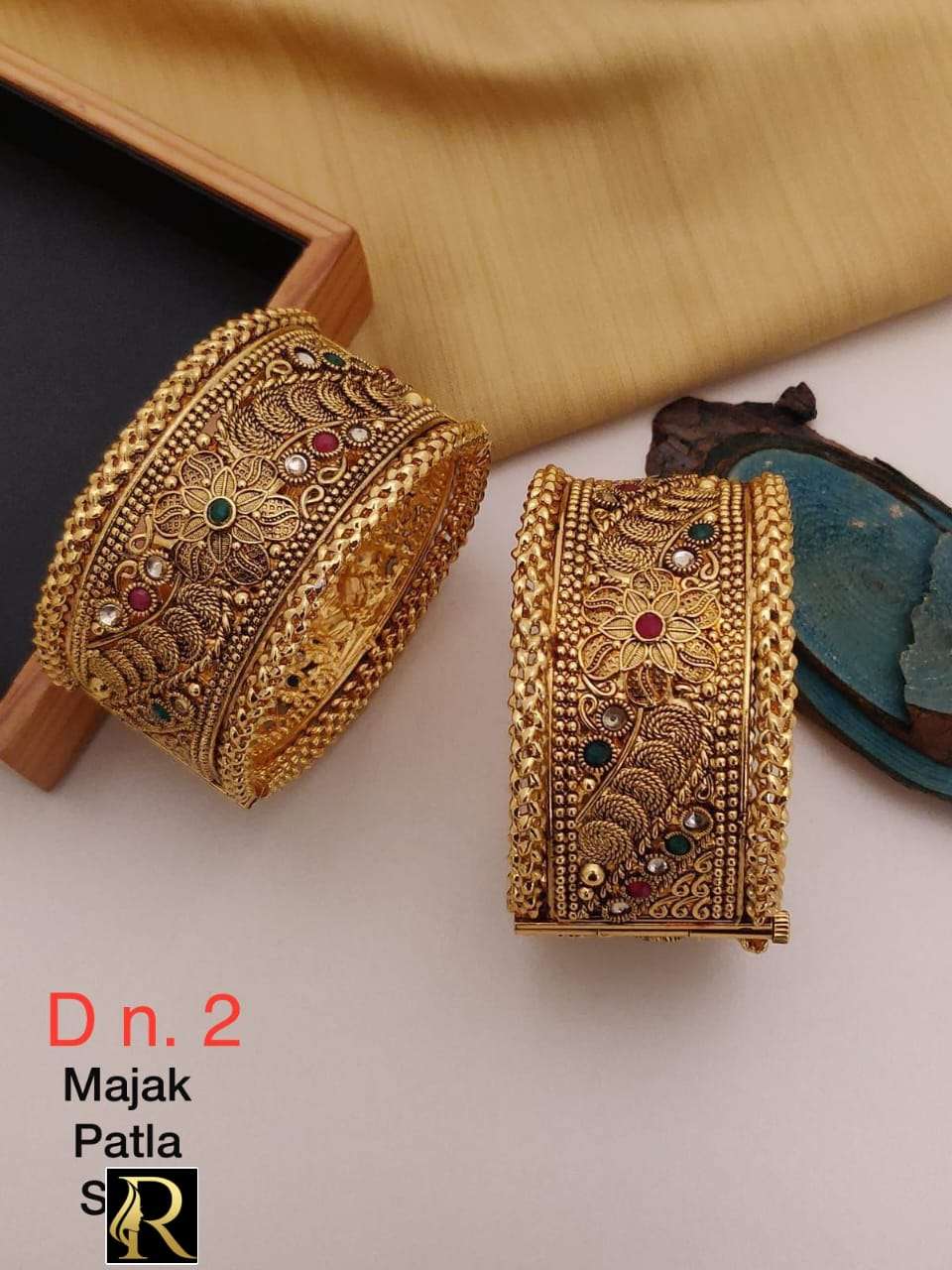 Premium Quality Most  Demanding and Trending Fancy Designer Superhit Golden Mett Broad Stone Bangles Size 2.4 to 2.8 imitation jewellery