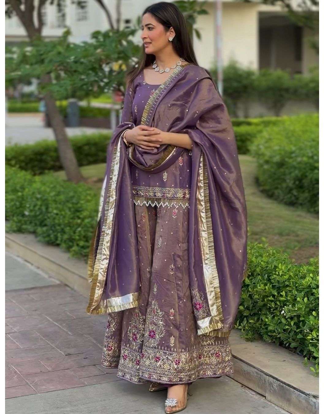 designer party wear look pur twil gold net top plazzo n dupatta set code ad140 top fabric pur twil gold net with heavy embroidery designer partywear suit 