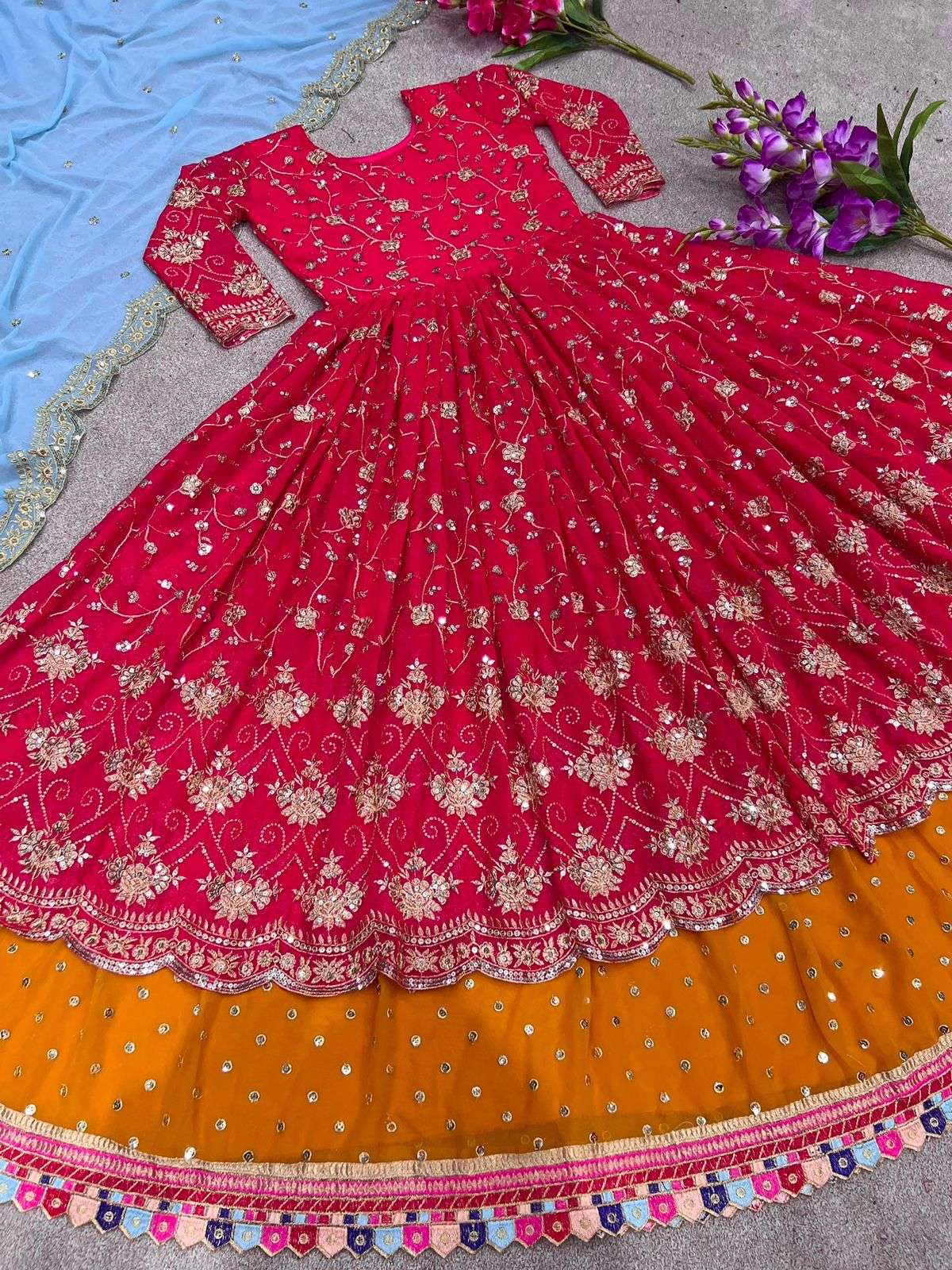 Kaarigari by Yankita Kapoor - Printed pants with plain kurta and dupatta❤️  Whatsapp on 9873802797 to place your order. Limited pcs left.  @richakapoor93 #shootdiaries #ootd #potd #pictureoftheday #goodvibes  #indian #ethnic #girls #girlsfashion #