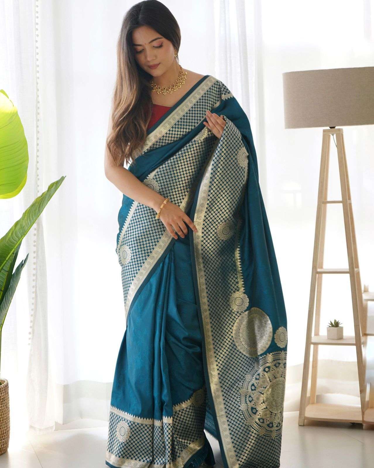 Vinamra Royal Touch Vol 2 Latest Designer Printed Casual Wear Georgette Saree  Collection - The Ethnic World