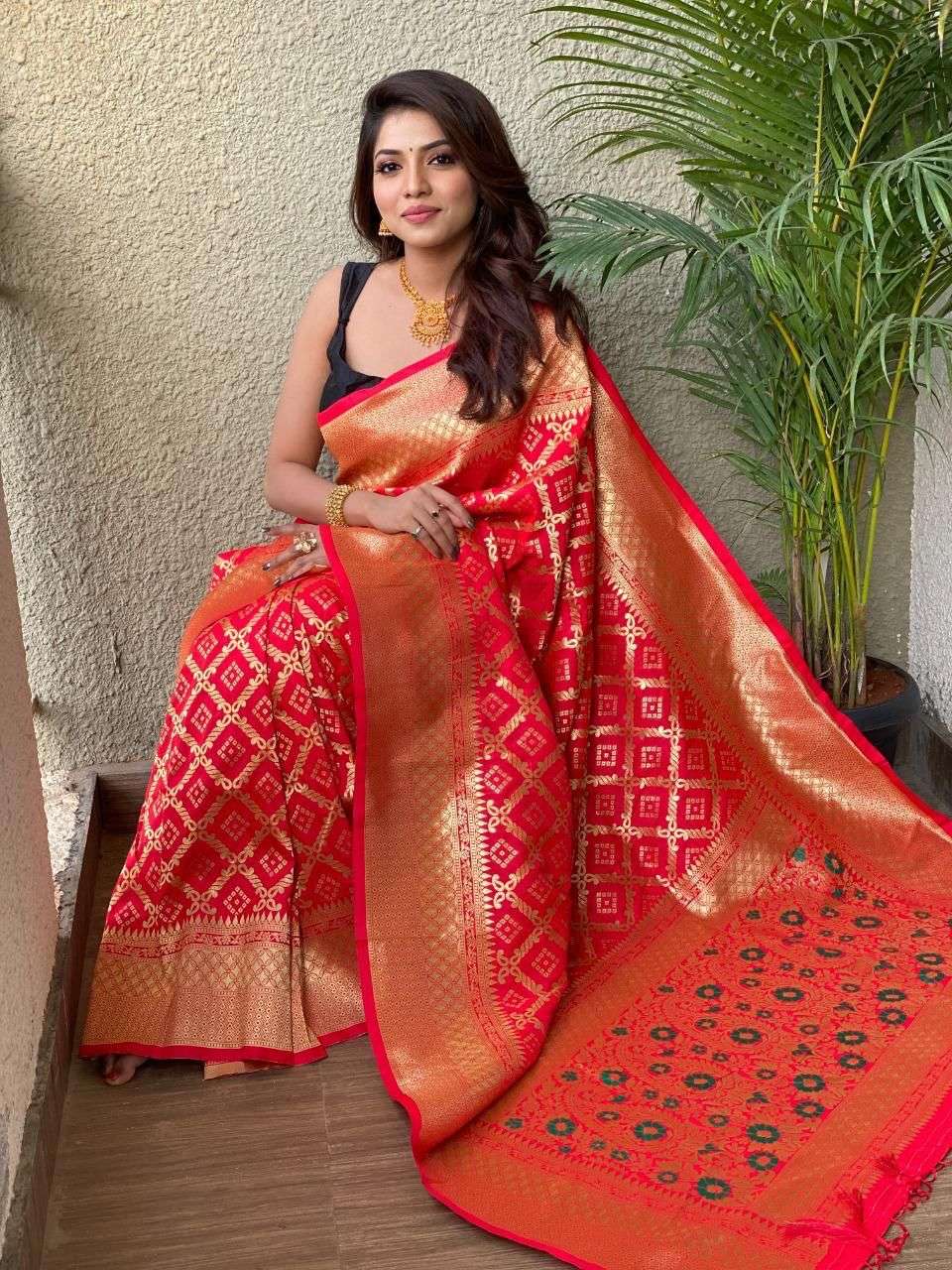 Karwa Chauth Saree Looks to Steal in 2023: Trendy and Traditional Styles