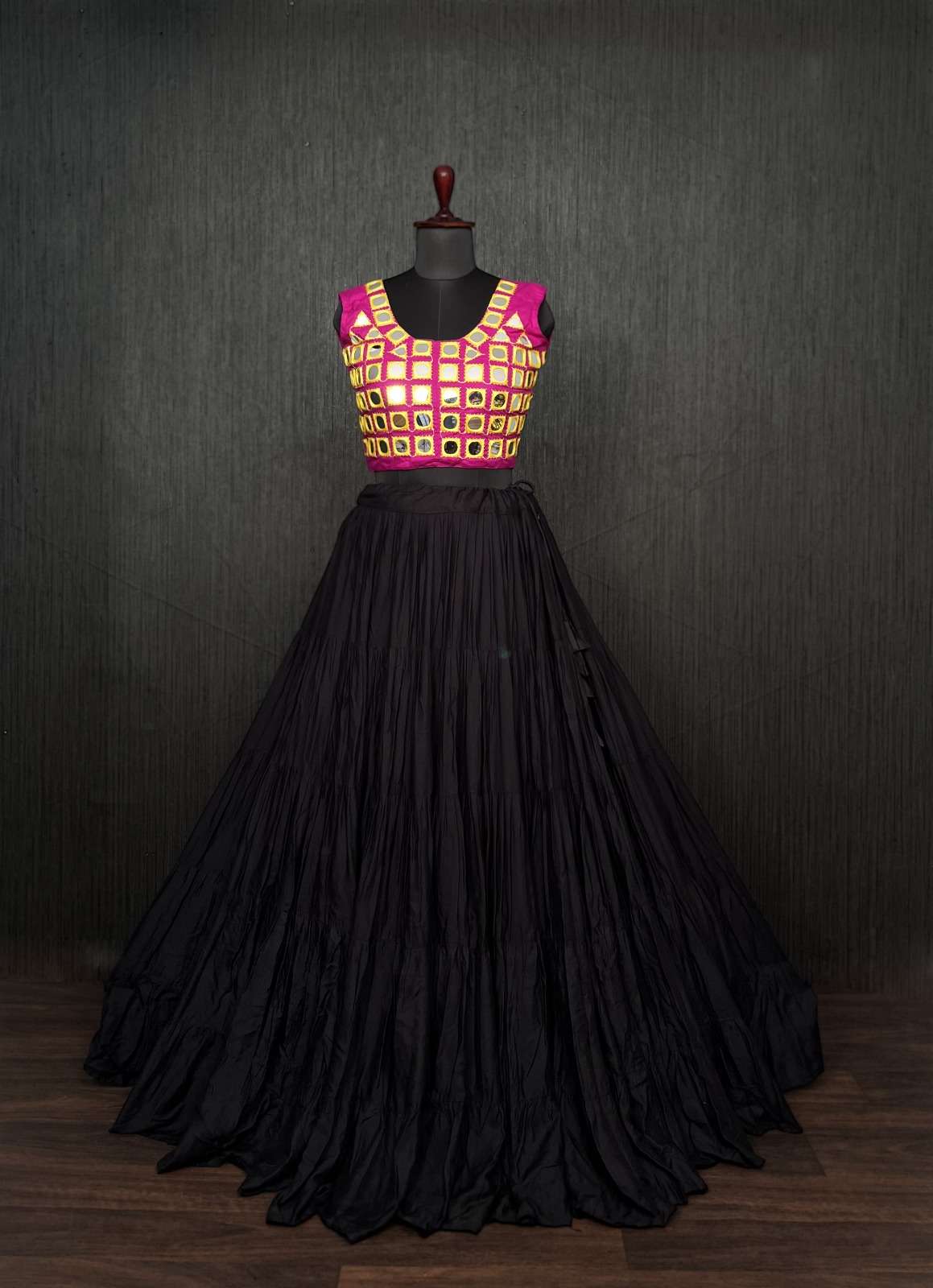Party Wear Wedding Bridal Lehenga Designs 2022-2023 Collection | Lehenga  blouse designs, Blouse designs, Indian outfits